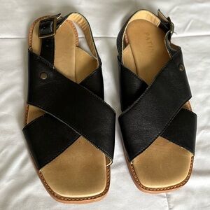Patina Portland Leather Black Women's Sandals size 8.5